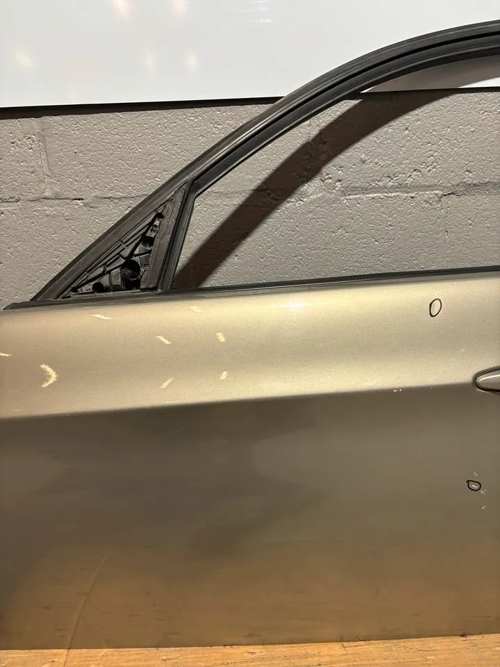 BMW 3er E90 E91 Fahrertür Tür Vorne Links KOMPLETT A53 – Bild 5