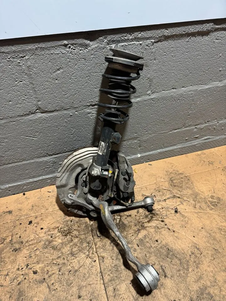 BMW E92 E93 335i Achsschenkel Bremssattel Federbein Vorne Rechts – Bild 8
