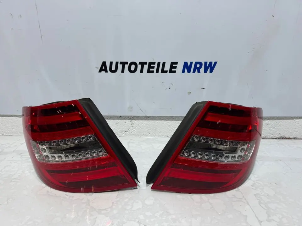 Mercedes C-Klasse S204 LED Heckleuchte Rückleuchte Leuchte Hinten – Bild 1