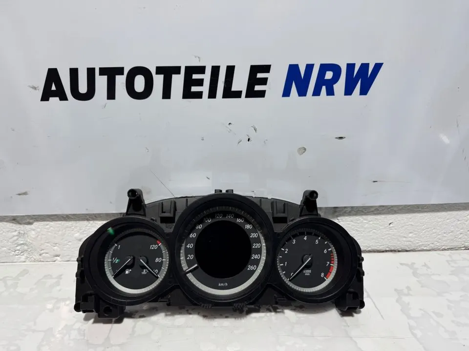 Mercedes C-Klasse W204 S204 Tacho Kombiinstrument A2049001708 – Bild 1