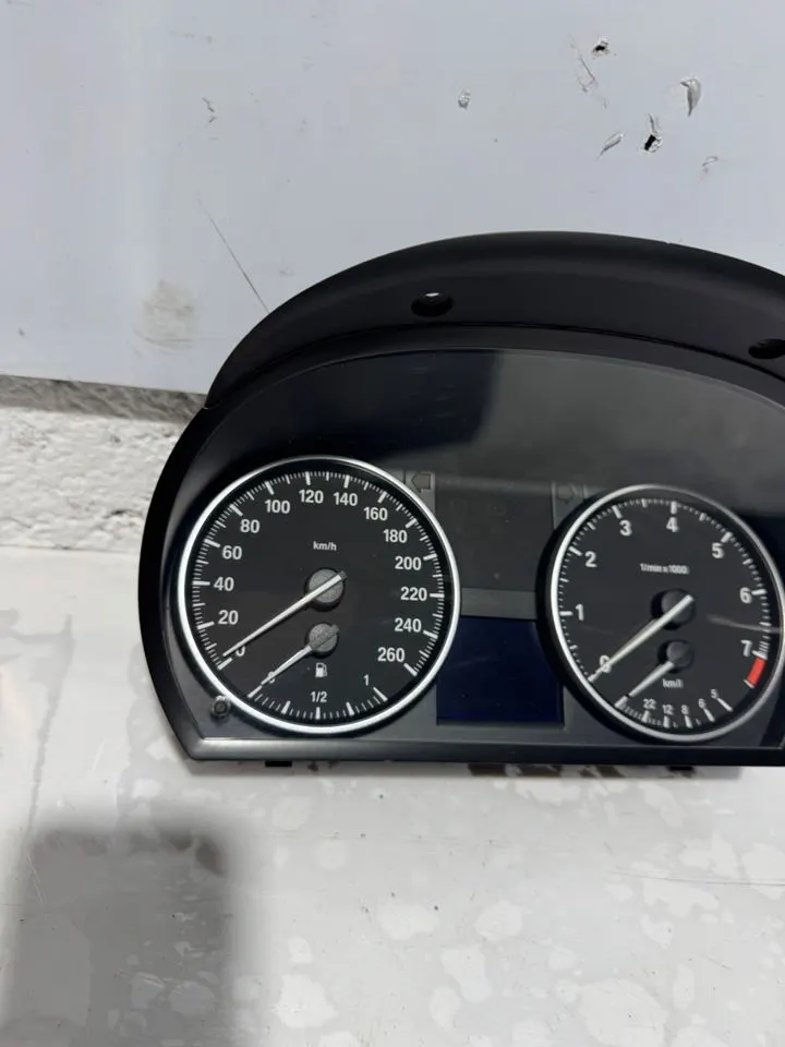 BMW 3er E90 E91 LCI Tacho Tachometer Kombiinstrument 9242344 – Bild 3