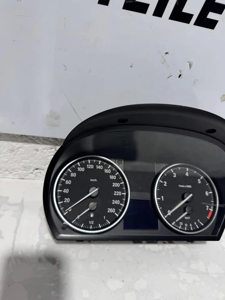 BMW 3er E90 E91 LCI Tacho Tachometer Kombiinstrument 9242344 – Bild 4