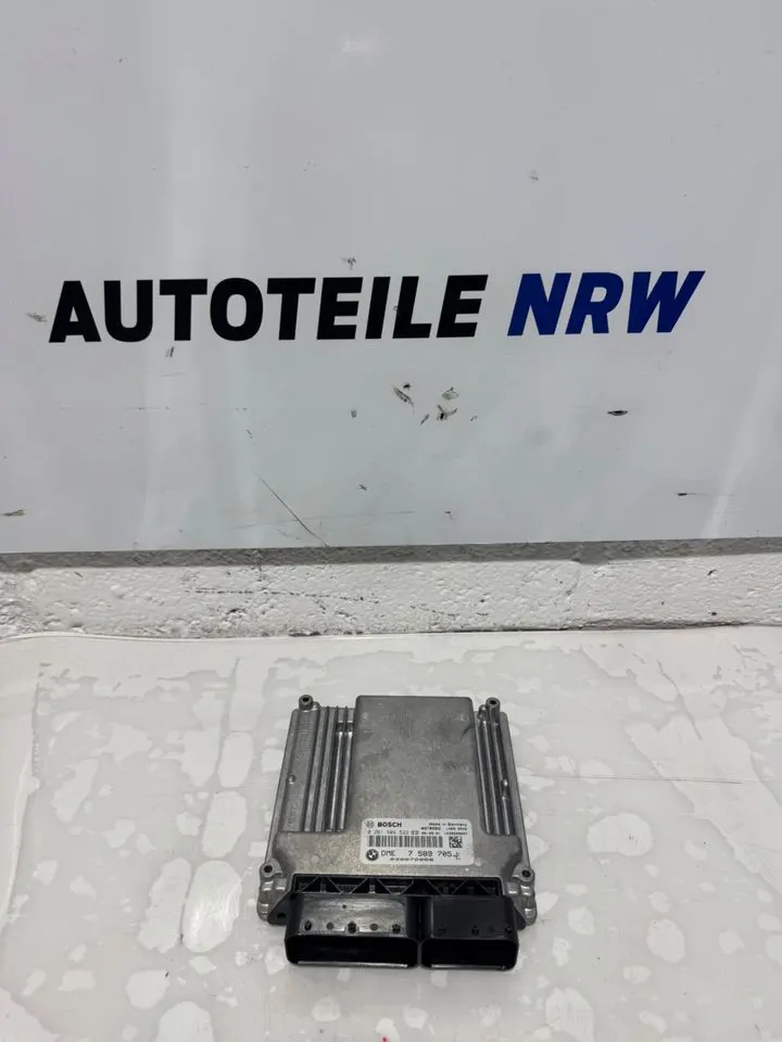 BMW 1er 3er E87 E90 E91 DME Steuergerät Motorsteuergerät 7589705 – Bild 1