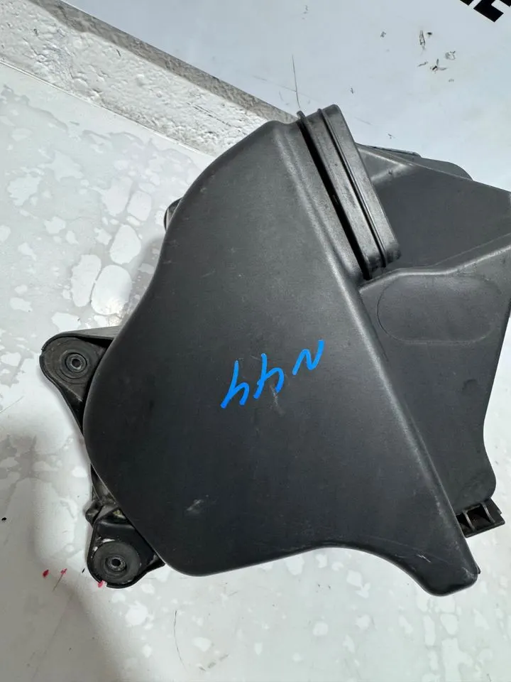 BMW 1er 3er E87 E90 E91 Luftfilterkasten Luftfilter 7561928 – Bild 3