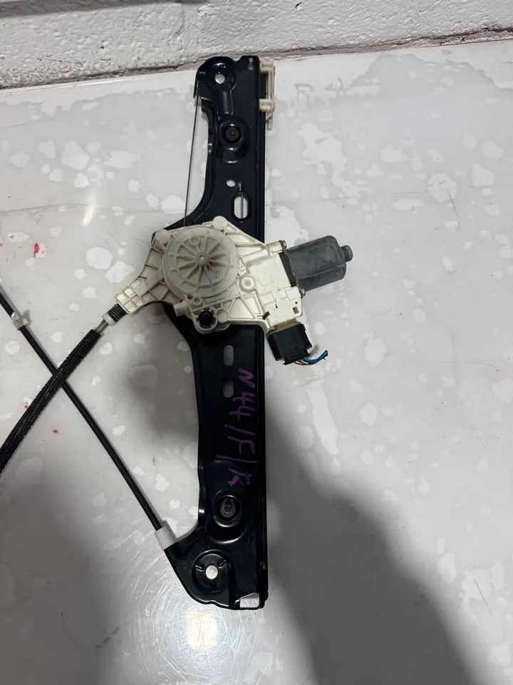 BMW 3er E90 E91 Fensterheber Motor Vorne 6927027 696927028 – Bild 5