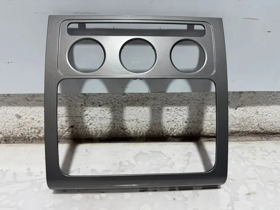 VW Touran Verkleidung Blende Rahmen Mittelverkleidung 1T0858071L – Bild 2