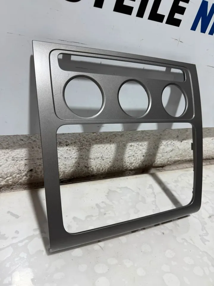 VW Touran Verkleidung Blende Rahmen Mittelverkleidung 1T0858071L – Bild 4