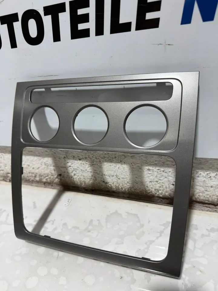 VW Touran Verkleidung Blende Rahmen Mittelverkleidung 1T0858071L – Bild 6