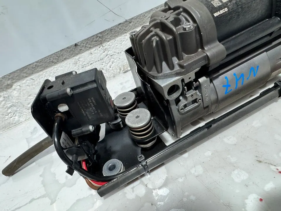 BMW 5er F11 Luftkompressor Luftversorgungsanlage 6789450 6875176 – Bild 5