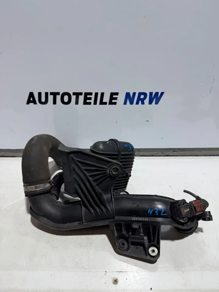 Audi A4 A5 8T 8K B8 Ladeluftschlauch Druckrohr 8K0145673AJ – Bild 1