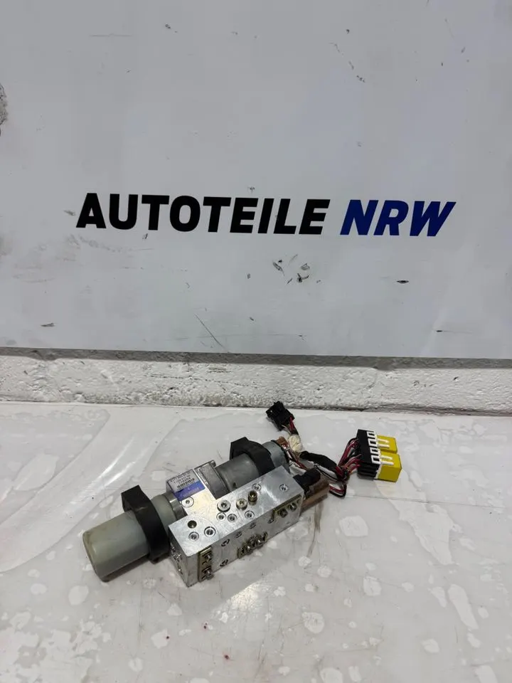 Mercedes SLK R171 Verdeck Hydraulikpumpe A1718000148 A1718000030 – Bild 1