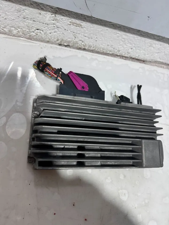 Audi A4 A5 8T 8K Bang & Olufsen Sound Verstärker 8T1035223A – Bild 3