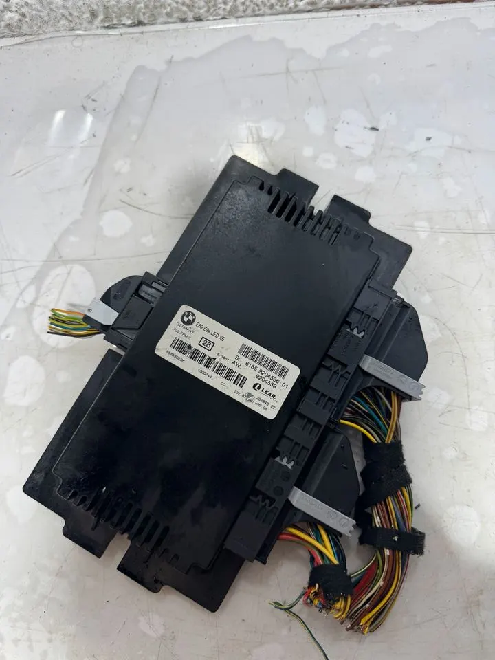 BMW 3er E89 E90 E92 E93 Steuergerät Fußraummodul 9204536 9204539 – Bild 3