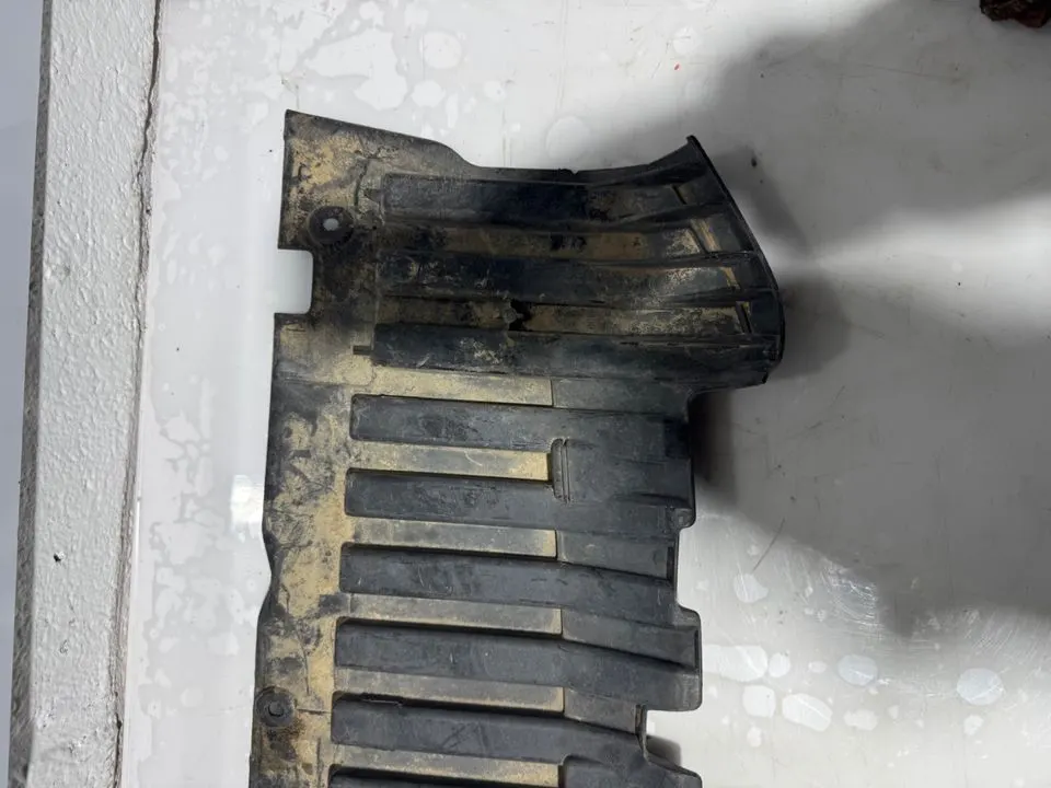 Audi A5 8T 8F B8 Unterboden Ladekantenschutzleiste 8T0807233A – Bild 3