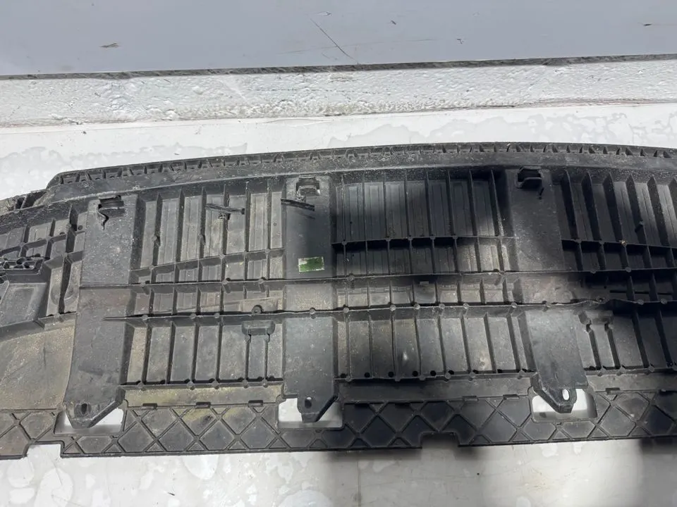 Audi Q3 8U Unterboden Unterfahrschutz Abdeckung 8U0807233C – Bild 5