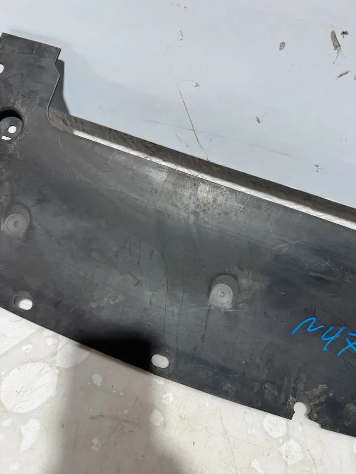 BMW 5er F10 F11 Unterboden Unterfahrschutz 7233899 748506 – Bild 3