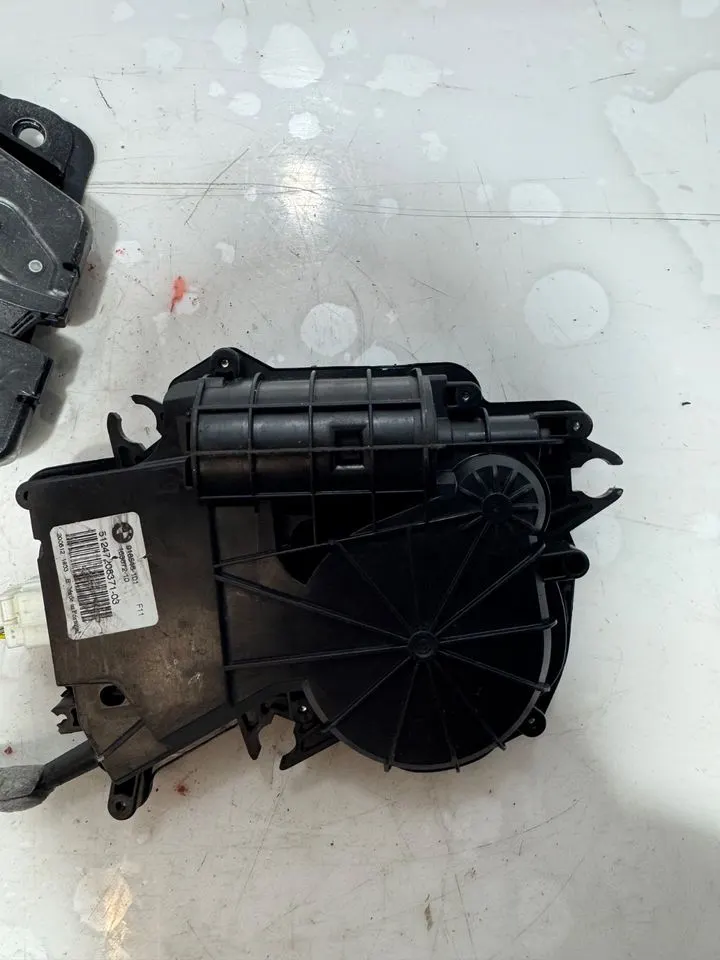 BMW 5er F11 Heckklappe Kofferraum Schloss Hinten 7208371 7269544 – Bild 3