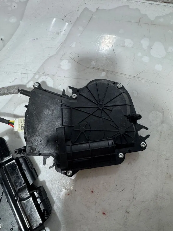 BMW 5er F11 Heckklappe Kofferraum Schloss Hinten 7208371 7269544 – Bild 6