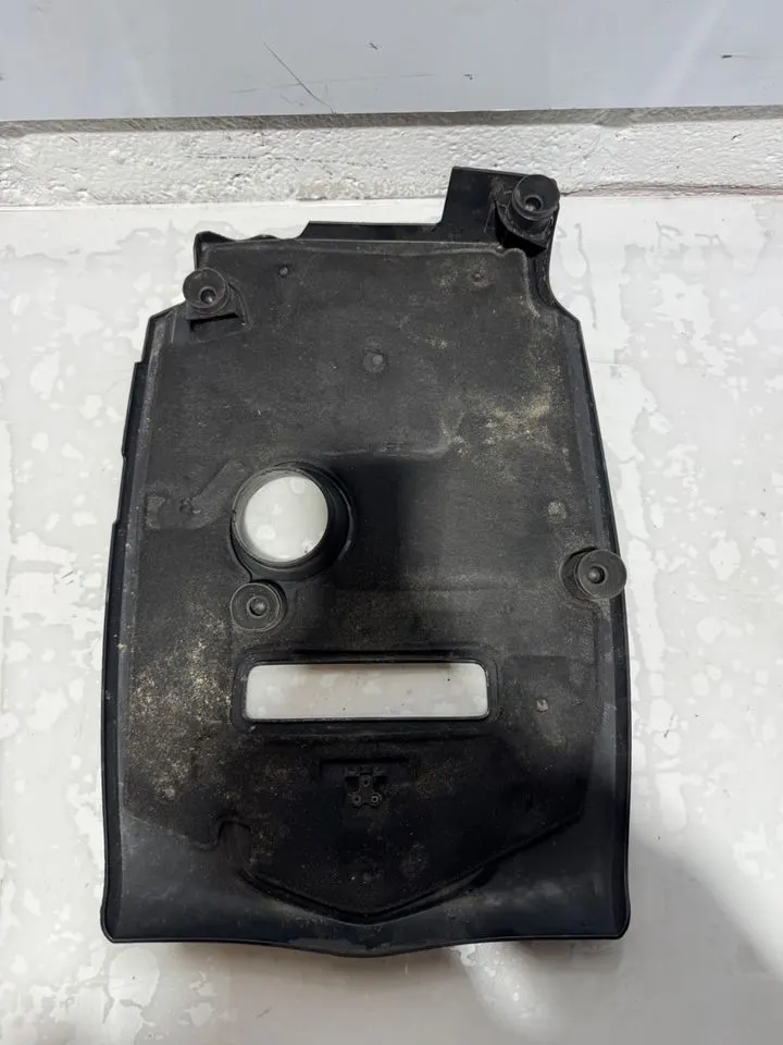 Mercedes C-Klasse W205 S205 Abdeckung Motorabdeckung A2740160900 – Bild 8