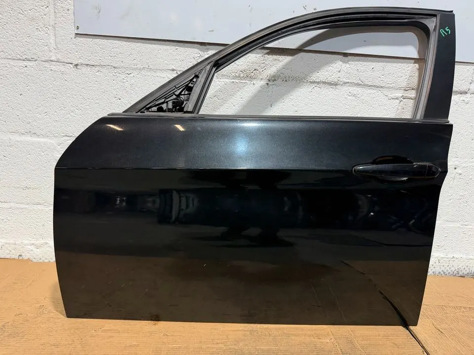 BMW 3er E90 E91 Fahrertür Tür Vorne Links Komplett 475 – Bild 3