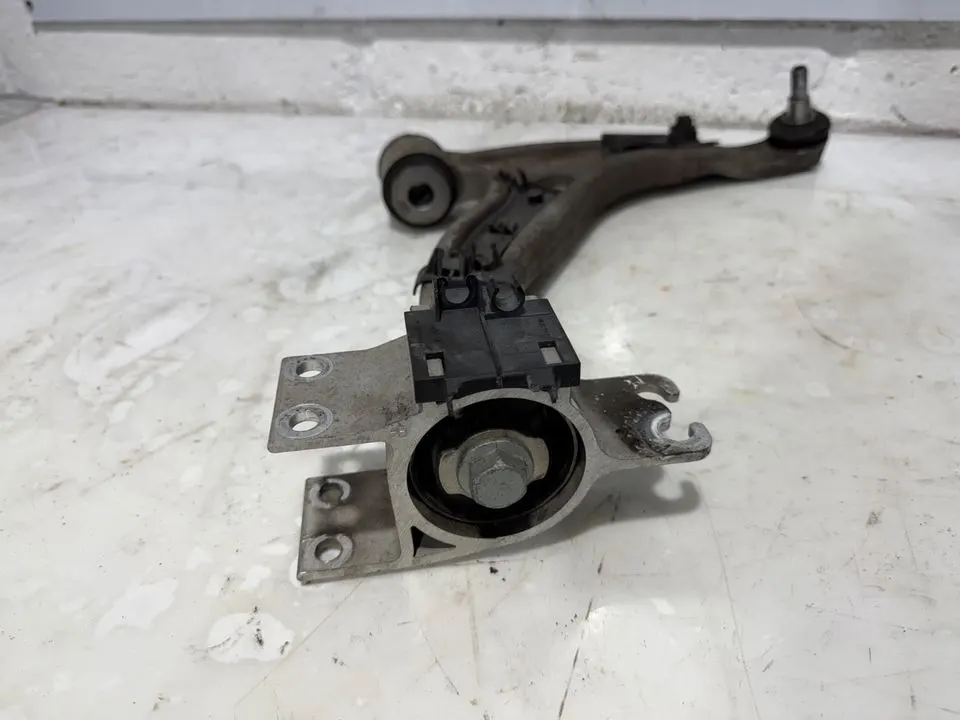 Mercedes B-Klasse W246 Querlenker Vorne A2463301707 A2463301807 – Bild 3