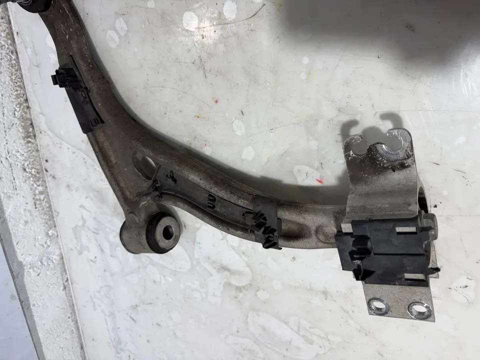 Mercedes B-Klasse W246 Querlenker Vorne A2463301707 A2463301807 – Bild 4
