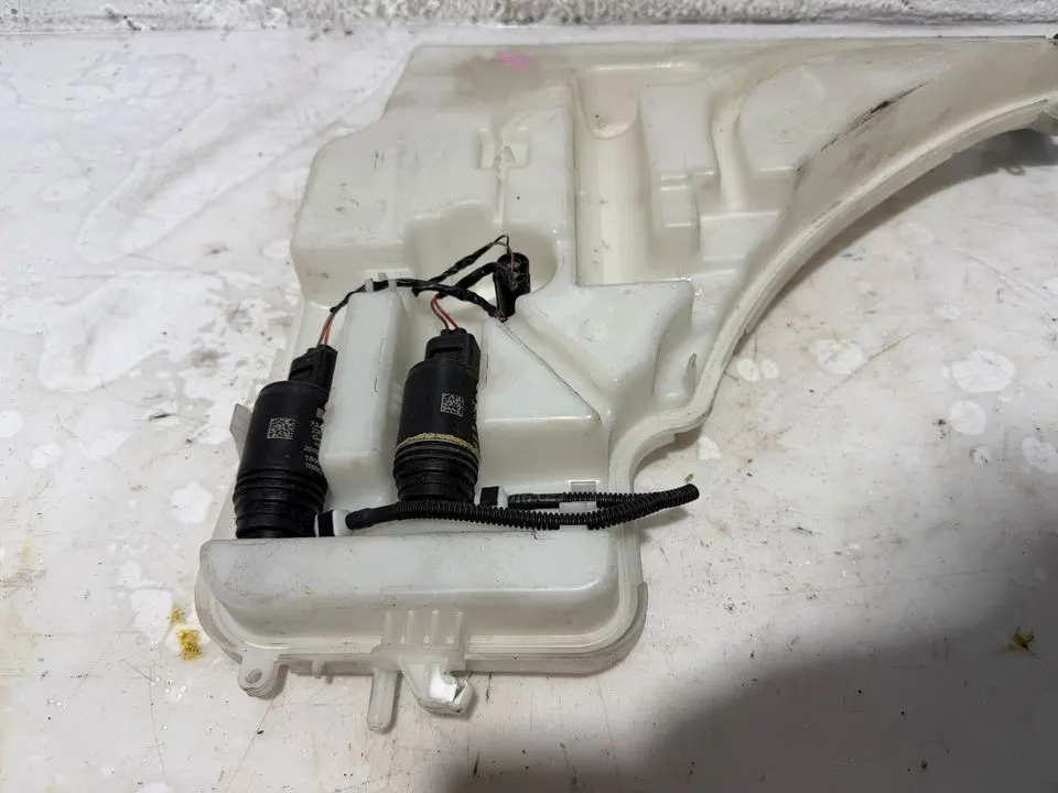 BMW 1er 3er F20 F31 Wasserbehälter Wischwasser Behälter 7241674 – Bild 2