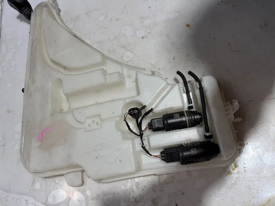 BMW 1er 3er F20 F31 Wasserbehälter Wischwasser Behälter 7241674 – Bild 4