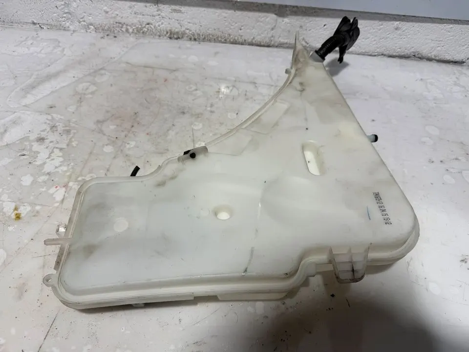 BMW 1er 3er F20 F31 Wasserbehälter Wischwasser Behälter 7241674 – Bild 7
