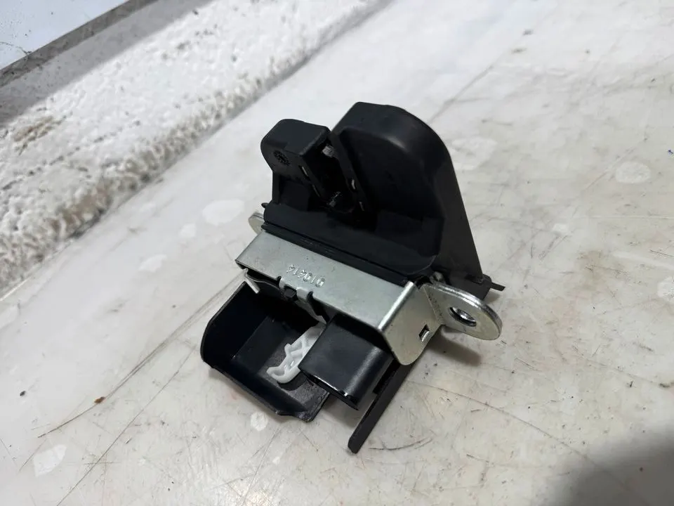 VW Golf 7 VII Heckklappenschloss Schloss Hinten 5G6827505 – Bild 4