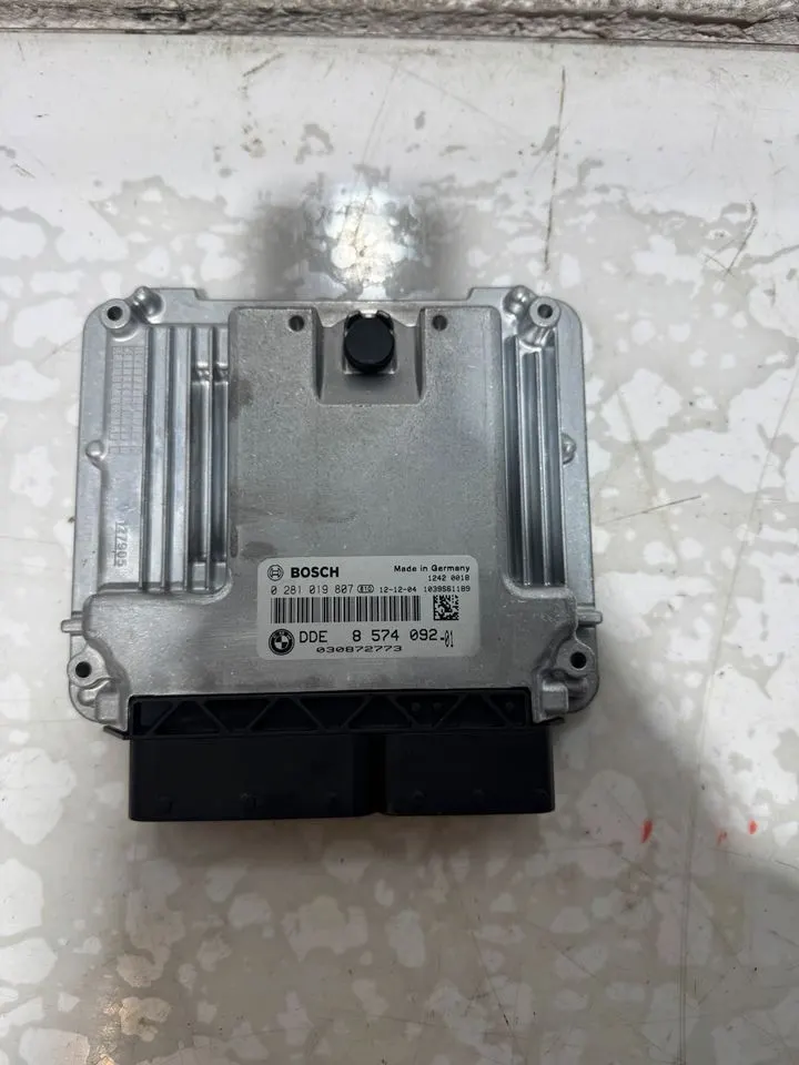 BMW 5er F10 F11 Steuergerät Motorsteuergerät DDE ECU 8574092 – Bild 3