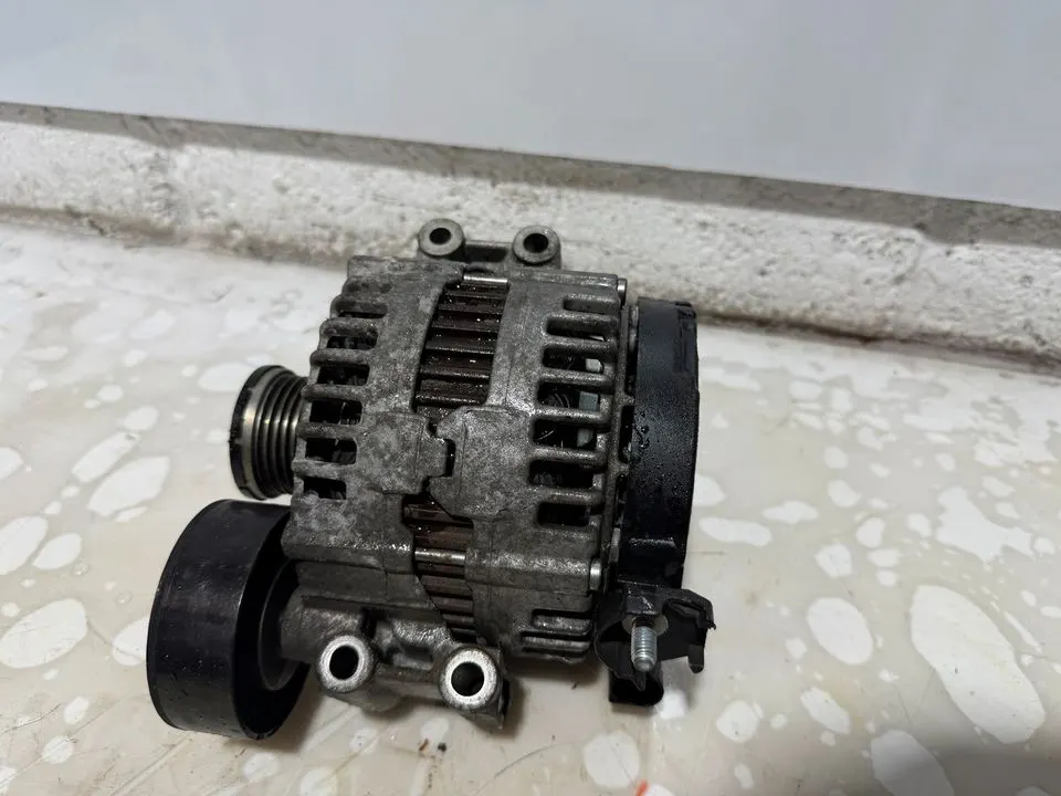 BMW 1er 3er E87 E90 E91 N43 Lichtmaschine Generator 7550469 – Bild 5