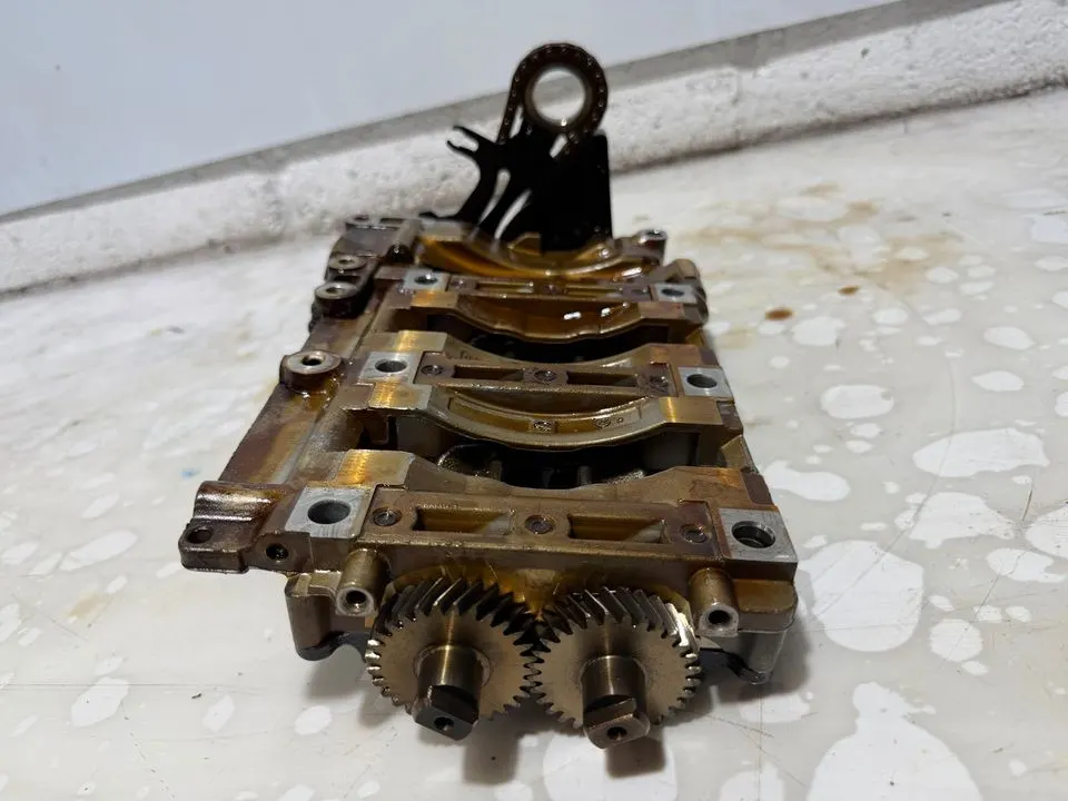 BMW 1er 3er E87 E90 E91 E92 E93 N43 Ölpumpe 5A19409 – Bild 5