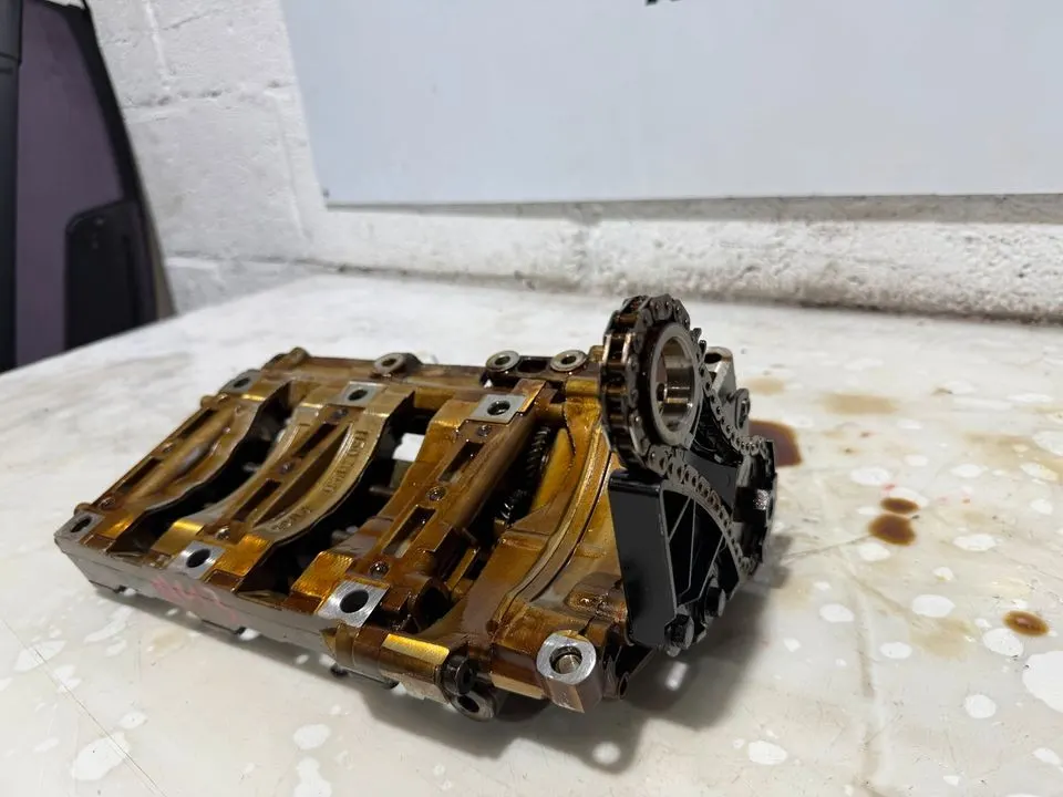 BMW 1er 3er E87 E90 E91 E92 E93 N43 Ölpumpe 5A19409 – Bild 8