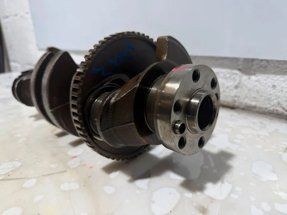 BMW 1er 3er E87 E81 E90 E91 E92 E93 Kurbelwelle 7516040 – Bild 3
