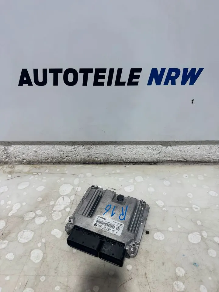 BMW 5er F10 F11 Steuergerät Motorsteuergerät DDE ECU 8582181 – Bild 1