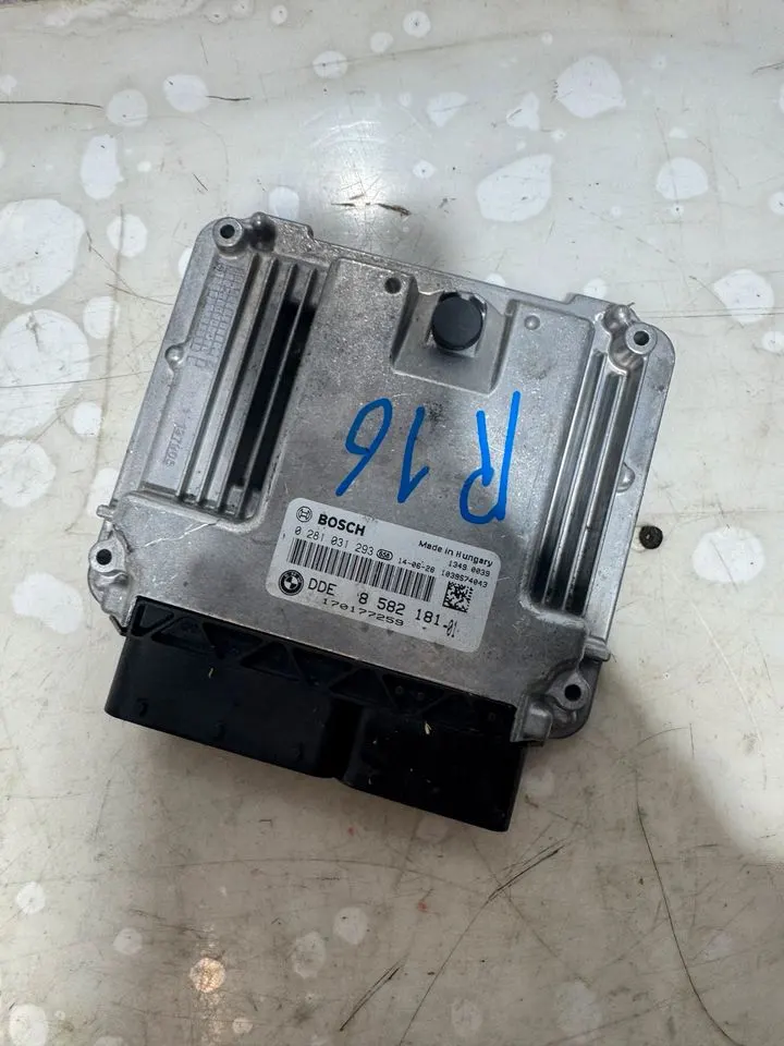 BMW 5er F10 F11 Steuergerät Motorsteuergerät DDE ECU 8582181 – Bild 3