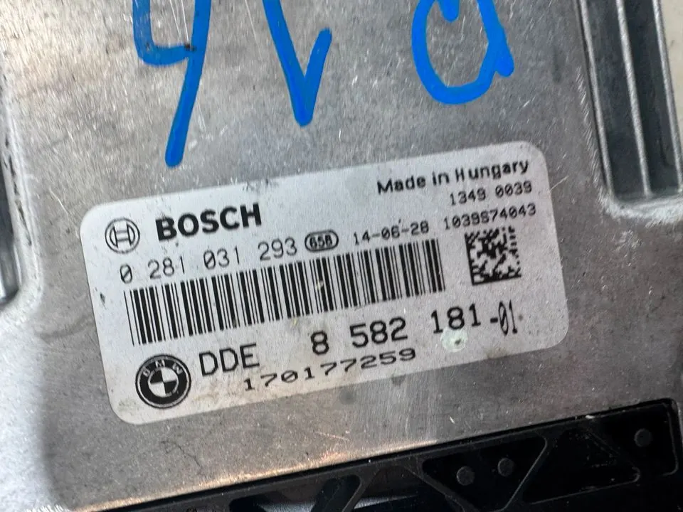 BMW 5er F10 F11 Steuergerät Motorsteuergerät DDE ECU 8582181 – Bild 5