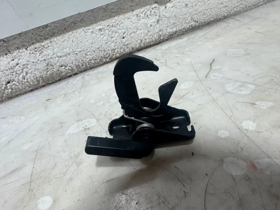 Audi A3 8V Motorhaube Öffner Schloss Schliessbügel 8V0823480 – Bild 3