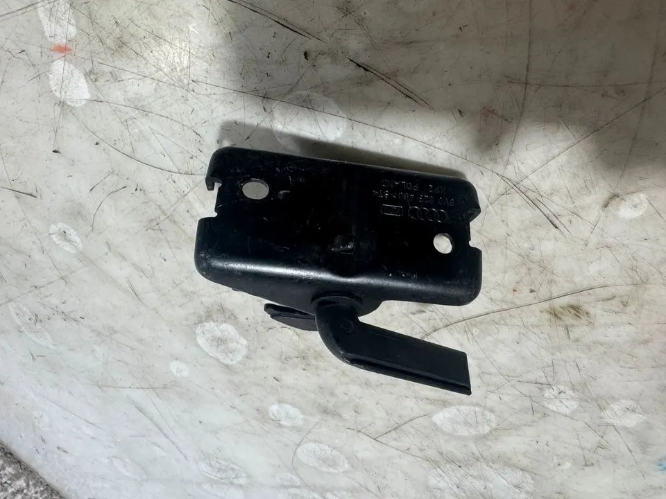 Audi A3 8V Motorhaube Öffner Schloss Schliessbügel 8V0823480 – Bild 6