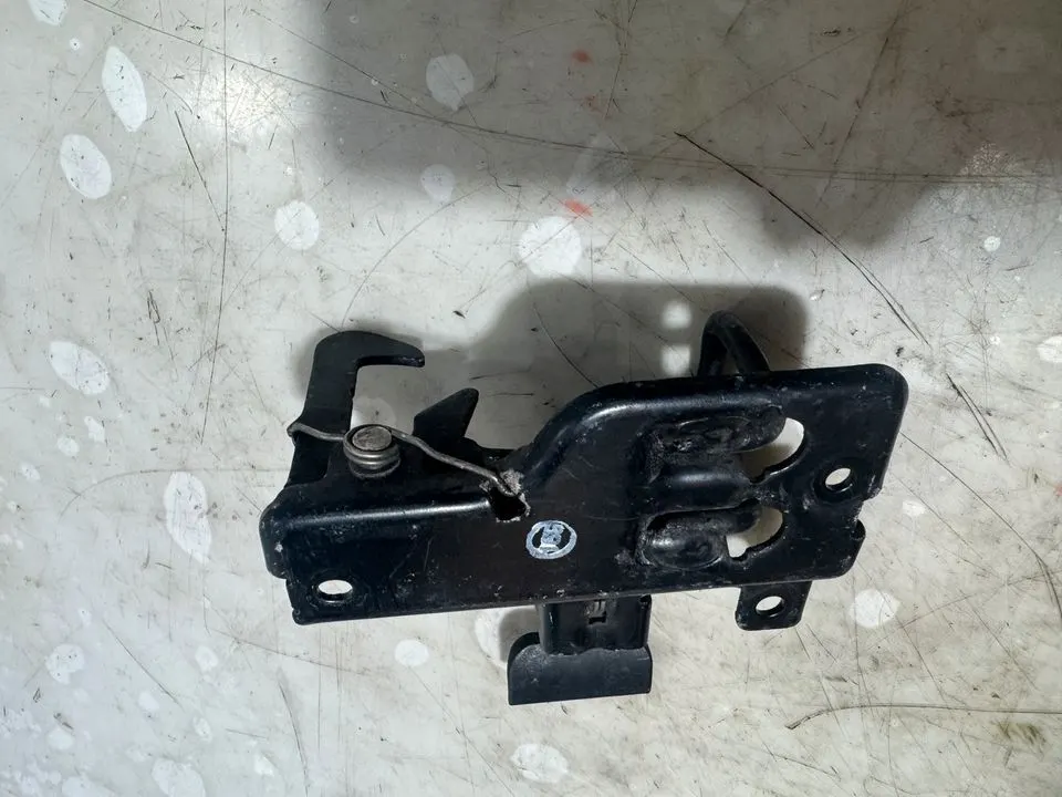 Audi A8 D4 4H Motorhaube Öffner Schloss Schliessbügel 8H0823480 – Bild 6