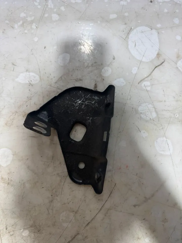 VW Sharan 7N Strebe Kotflügel Halter Träger 7N0821135 7N0821136 – Bild 4