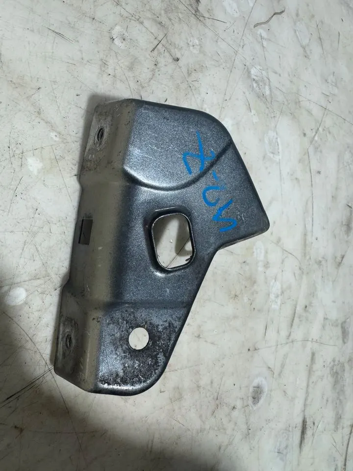 VW Sharan 7N Strebe Kotflügel Halter Träger 7N0821135 7N0821136 – Bild 6