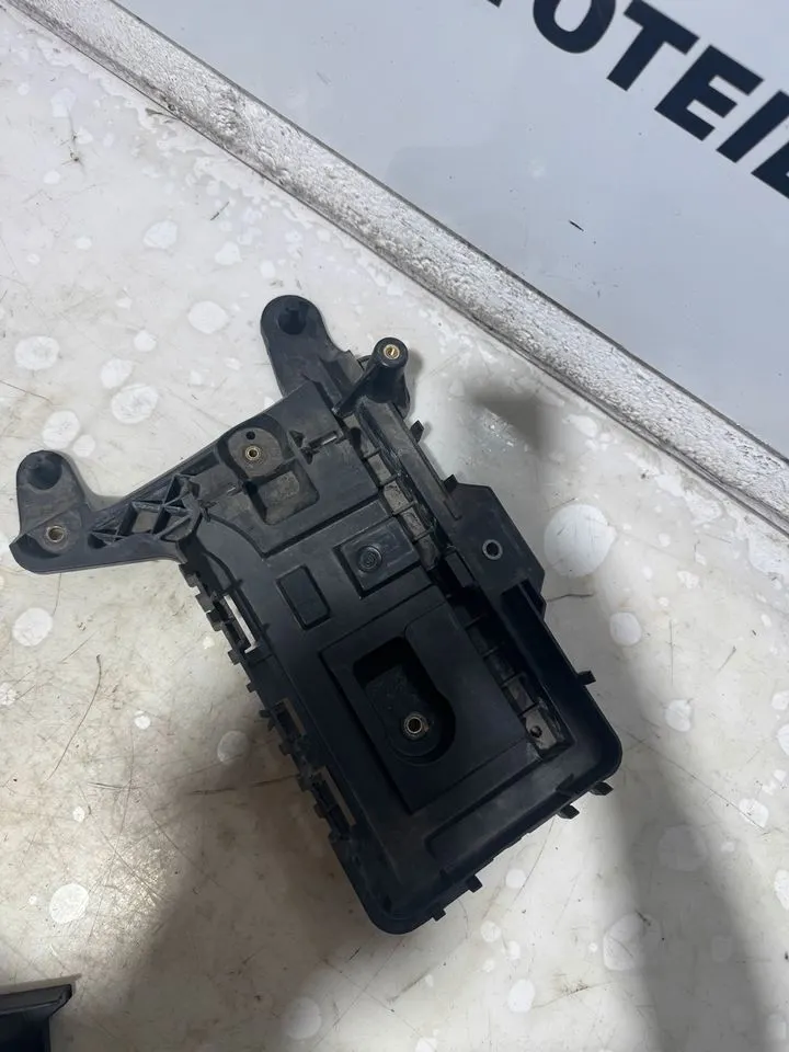 VW Seat Skoda Audi Touran Sharan 7N A3 Batterieträger 1K0915333 – Bild 3