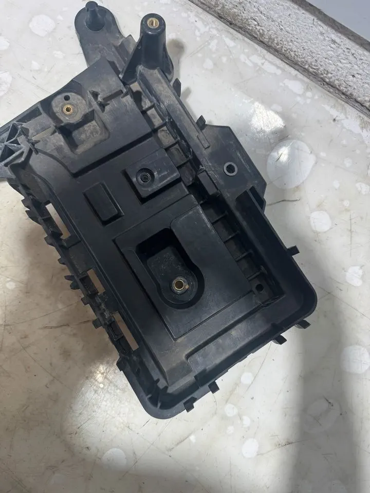 VW Seat Skoda Audi Touran Sharan 7N A3 Batterieträger 1K0915333 – Bild 5