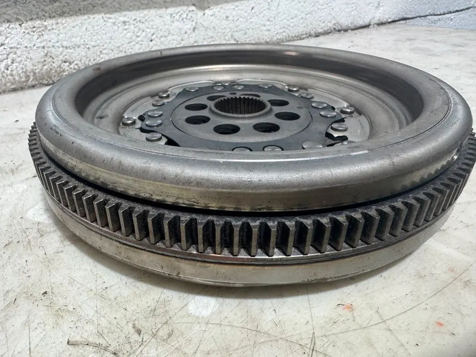 VW Golf 7 VII Zweimassenschwungrad Schwungrad 06K105266A – Bild 5