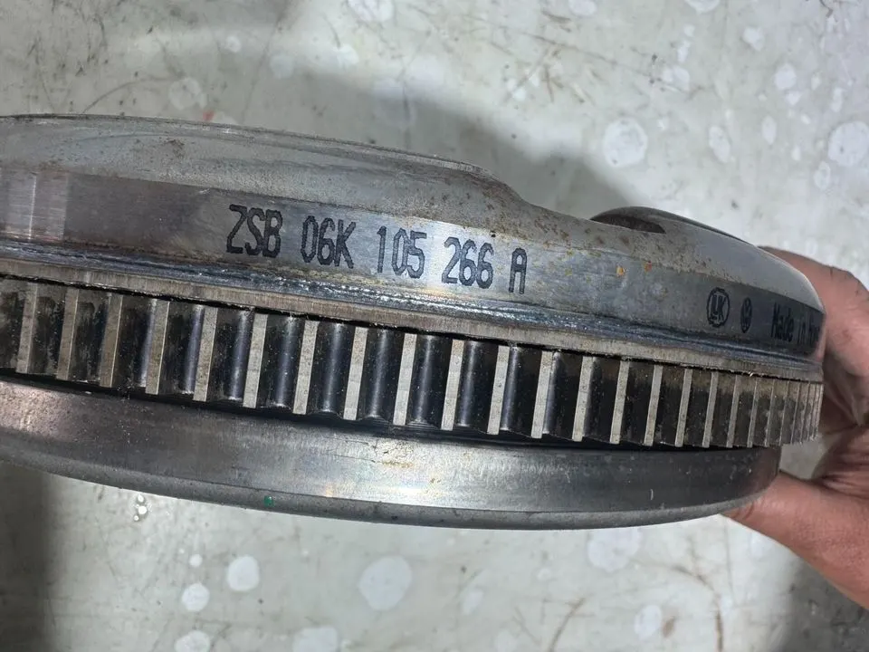 VW Golf 7 VII Zweimassenschwungrad Schwungrad 06K105266A – Bild 7