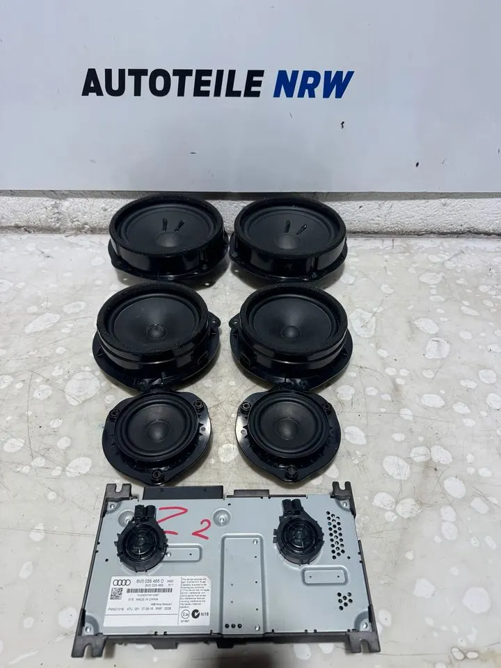 Audi A3 8V Sound Audio Radio Verstärker Lautsprecher 8V0035465D – Bild 1