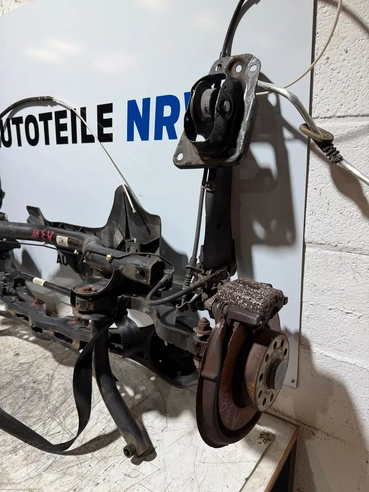 VW Audi A3 8P Golf 5 6 Touran Hinterachse Achse Hinten Komplett – Bild 4