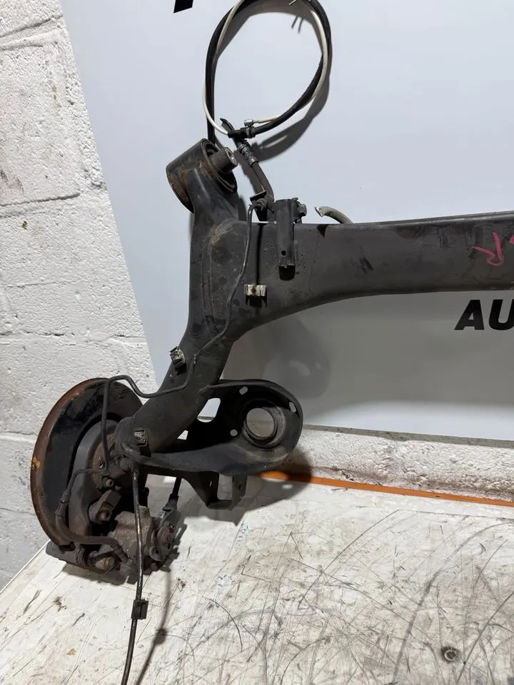 VW Audi Polo 6R A1 8X Hinterachse Achse Träger Hinten Komplett – Bild 6